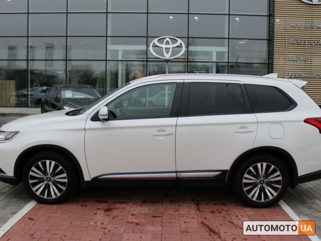 Білий Міцубісі Аутлендер, об'ємом двигуна 24 л та пробігом 56 тис. км за 24134 $, фото 5 на Automoto.ua