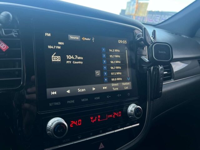 Белый Мицубиси Аутлендер, объемом двигателя 2.4 л и пробегом 120 тыс. км за 18990 $, фото 20 на Automoto.ua