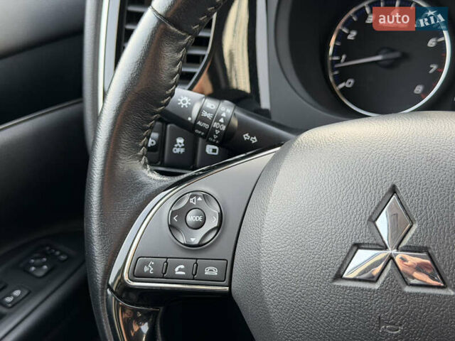 Білий Міцубісі Аутлендер, об'ємом двигуна 2 л та пробігом 52 тис. км за 21500 $, фото 49 на Automoto.ua