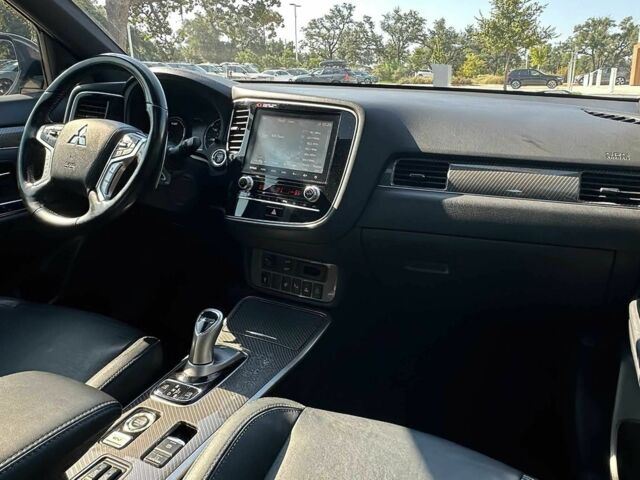 Білий Міцубісі Аутлендер, об'ємом двигуна 2 л та пробігом 35 тис. км за 20000 $, фото 6 на Automoto.ua