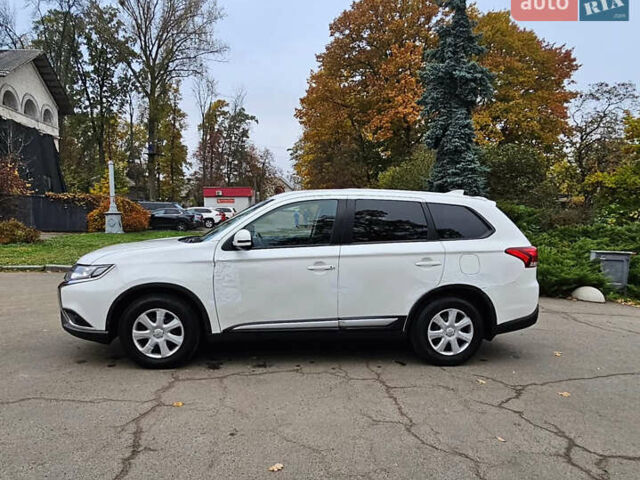 Білий Міцубісі Аутлендер, об'ємом двигуна 2 л та пробігом 74 тис. км за 16500 $, фото 8 на Automoto.ua