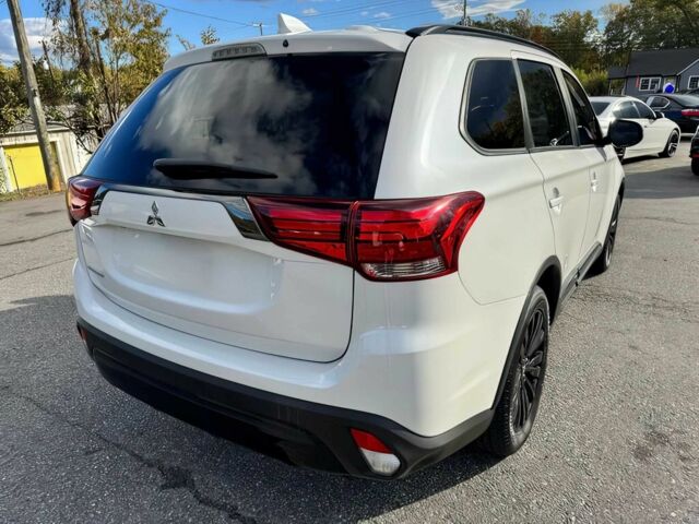 Білий Міцубісі Аутлендер, об'ємом двигуна 2.4 л та пробігом 32 тис. км за 8800 $, фото 4 на Automoto.ua