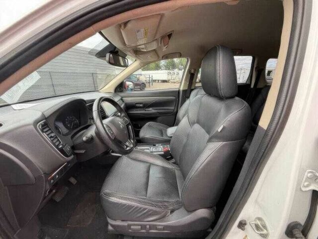 Белый Мицубиси Аутлендер, объемом двигателя 2.4 л и пробегом 65 тыс. км за 9500 $, фото 5 на Automoto.ua