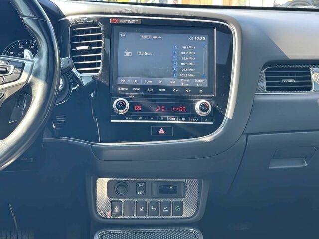 Белый Мицубиси Аутлендер, объемом двигателя 2 л и пробегом 32 тыс. км за 4400 $, фото 9 на Automoto.ua