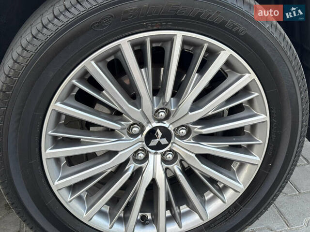 Белый Мицубиси Аутлендер, объемом двигателя 2.36 л и пробегом 189 тыс. км за 25500 $, фото 15 на Automoto.ua