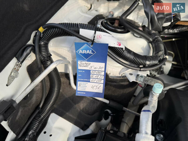 Білий Міцубісі Аутлендер, об'ємом двигуна 2 л та пробігом 52 тис. км за 21500 $, фото 21 на Automoto.ua