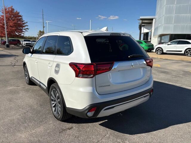 Белый Мицубиси Аутлендер, объемом двигателя 2.4 л и пробегом 44 тыс. км за 5800 $, фото 6 на Automoto.ua