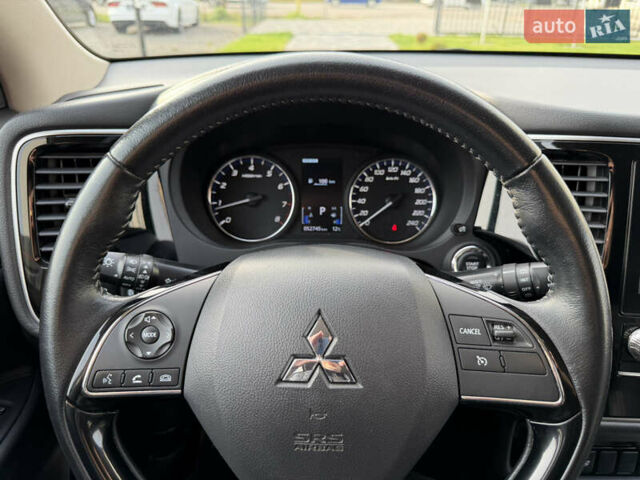 Білий Міцубісі Аутлендер, об'ємом двигуна 2 л та пробігом 52 тис. км за 21500 $, фото 47 на Automoto.ua