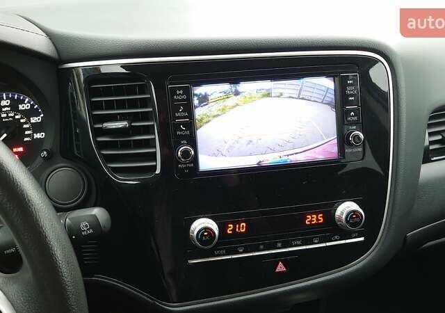 Белый Мицубиси Аутлендер, объемом двигателя 2.36 л и пробегом 40 тыс. км за 18900 $, фото 14 на Automoto.ua