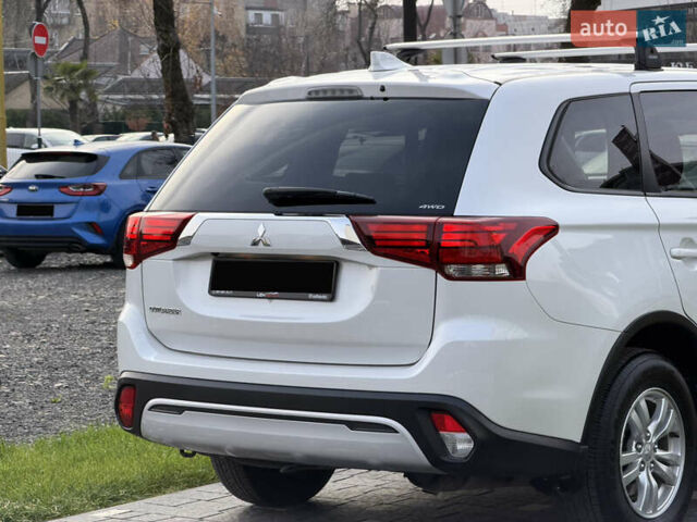 Білий Міцубісі Аутлендер, об'ємом двигуна 2 л та пробігом 52 тис. км за 21500 $, фото 18 на Automoto.ua