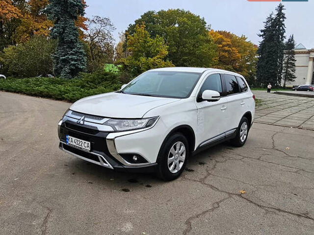 Білий Міцубісі Аутлендер, об'ємом двигуна 2 л та пробігом 74 тис. км за 16500 $, фото 7 на Automoto.ua