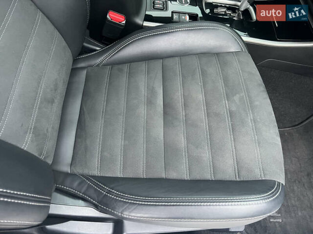 Белый Мицубиси Аутлендер, объемом двигателя 2.36 л и пробегом 59 тыс. км за 25000 $, фото 27 на Automoto.ua