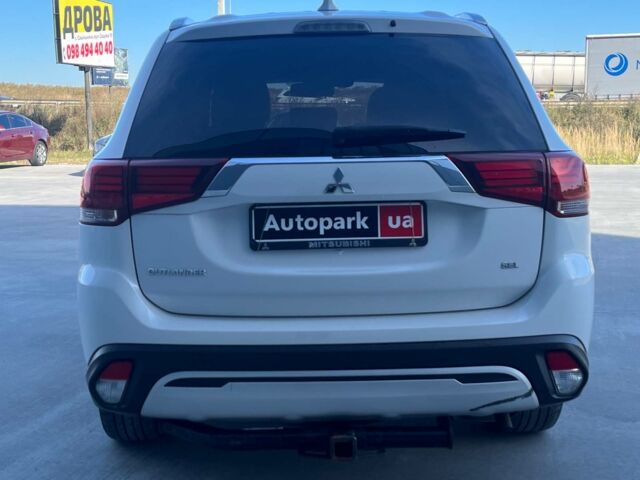 Белый Мицубиси Аутлендер, объемом двигателя 2.4 л и пробегом 120 тыс. км за 18990 $, фото 5 на Automoto.ua