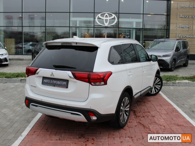 Білий Міцубісі Аутлендер, об'ємом двигуна 24 л та пробігом 56 тис. км за 24134 $, фото 8 на Automoto.ua