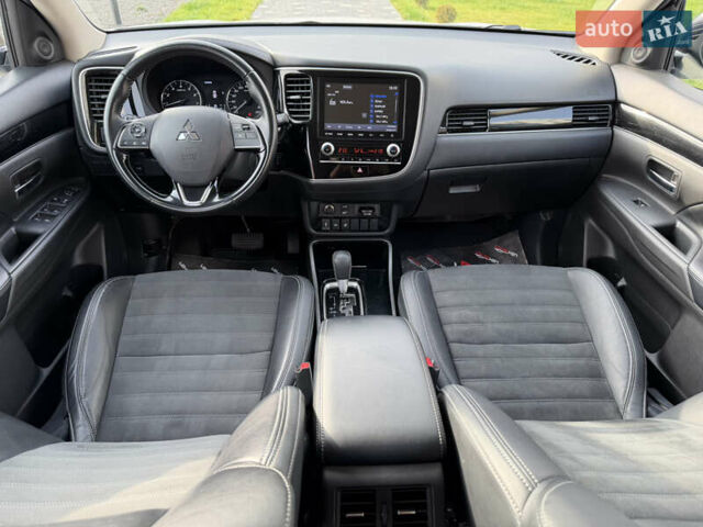 Білий Міцубісі Аутлендер, об'ємом двигуна 2 л та пробігом 52 тис. км за 21500 $, фото 33 на Automoto.ua