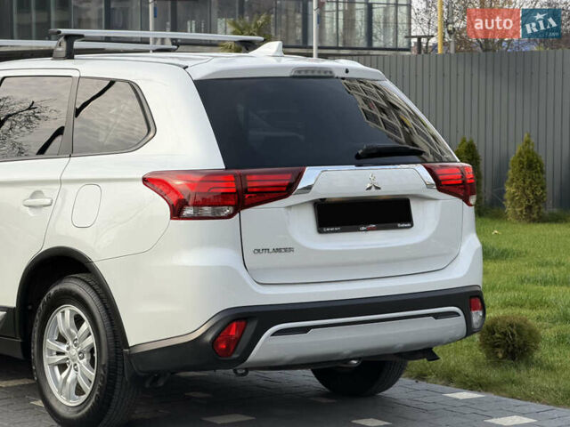 Білий Міцубісі Аутлендер, об'ємом двигуна 2 л та пробігом 52 тис. км за 21500 $, фото 15 на Automoto.ua
