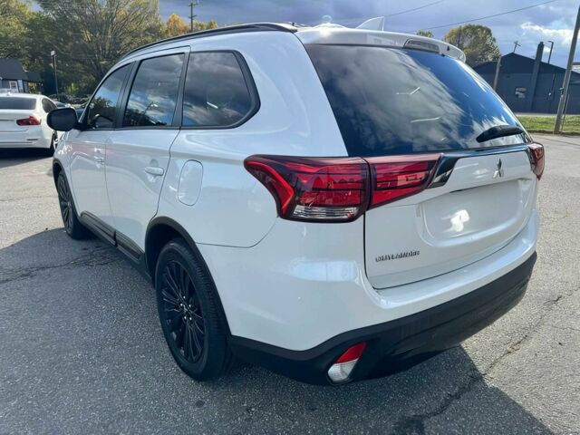 Білий Міцубісі Аутлендер, об'ємом двигуна 2.4 л та пробігом 32 тис. км за 8800 $, фото 6 на Automoto.ua