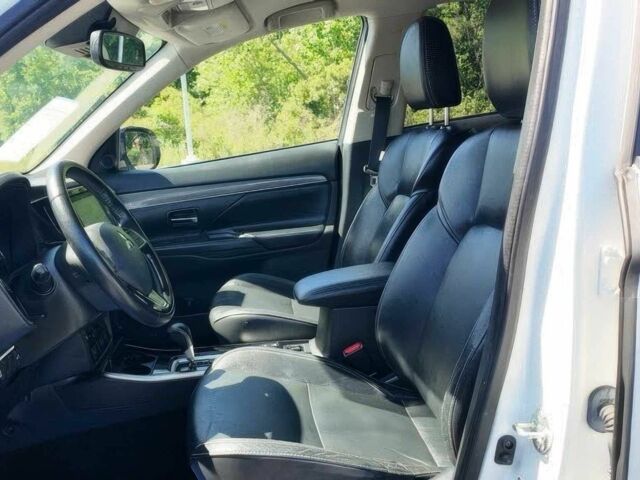 Белый Мицубиси Аутлендер, объемом двигателя 2.4 л и пробегом 45 тыс. км за 8950 $, фото 4 на Automoto.ua