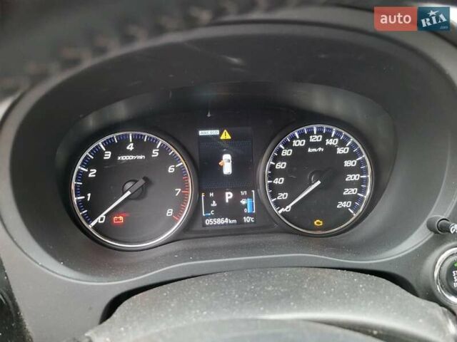 Белый Мицубиси Аутлендер, объемом двигателя 2.36 л и пробегом 55 тыс. км за 28000 $, фото 5 на Automoto.ua