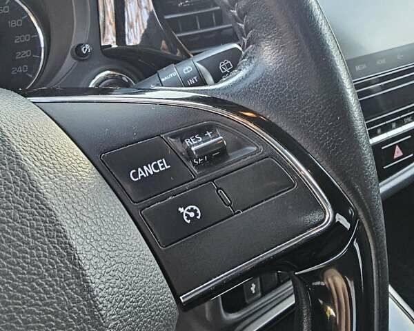 Білий Міцубісі Аутлендер, об'ємом двигуна 2 л та пробігом 75 тис. км за 15700 $, фото 32 на Automoto.ua