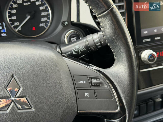 Білий Міцубісі Аутлендер, об'ємом двигуна 2 л та пробігом 52 тис. км за 21500 $, фото 50 на Automoto.ua