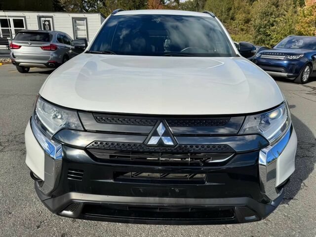 Білий Міцубісі Аутлендер, об'ємом двигуна 2.4 л та пробігом 32 тис. км за 8800 $, фото 1 на Automoto.ua