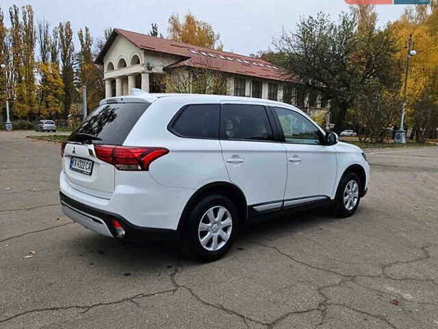 Білий Міцубісі Аутлендер, об'ємом двигуна 2 л та пробігом 74 тис. км за 16500 $, фото 9 на Automoto.ua