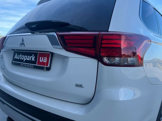 Белый Мицубиси Аутлендер, объемом двигателя 2.4 л и пробегом 120 тыс. км за 18990 $, фото 9 на Automoto.ua