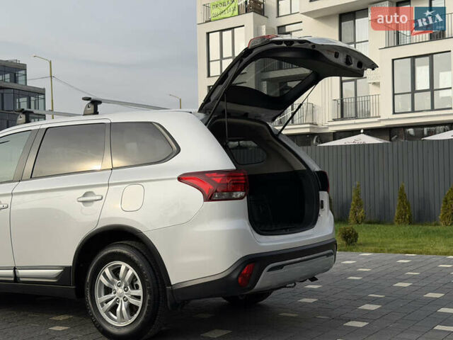 Білий Міцубісі Аутлендер, об'ємом двигуна 2 л та пробігом 52 тис. км за 21500 $, фото 56 на Automoto.ua