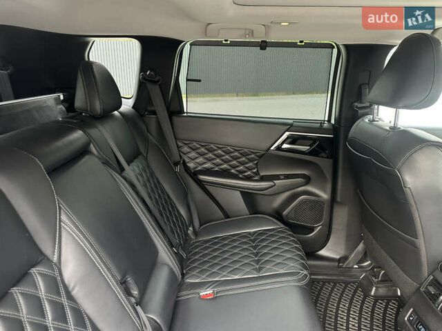 Білий Міцубісі Аутлендер, об'ємом двигуна 2.5 л та пробігом 62 тис. км за 28300 $, фото 27 на Automoto.ua