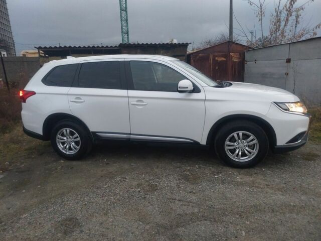 Білий Міцубісі Аутлендер, об'ємом двигуна 2 л та пробігом 78 тис. км за 19800 $, фото 4 на Automoto.ua