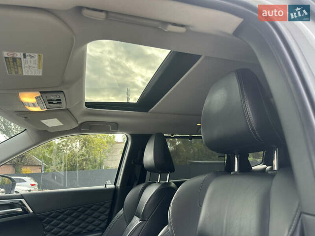 Білий Міцубісі Аутлендер, об'ємом двигуна 2.5 л та пробігом 62 тис. км за 28300 $, фото 15 на Automoto.ua