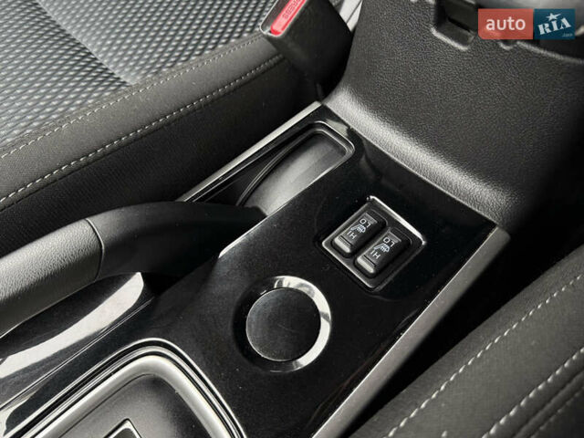 Білий Міцубісі Аутлендер, об'ємом двигуна 2 л та пробігом 63 тис. км за 20800 $, фото 25 на Automoto.ua