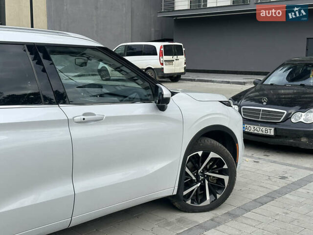 Білий Міцубісі Аутлендер, об'ємом двигуна 2.5 л та пробігом 62 тис. км за 28300 $, фото 46 на Automoto.ua