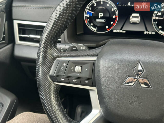 Білий Міцубісі Аутлендер, об'ємом двигуна 2.5 л та пробігом 62 тис. км за 28300 $, фото 19 на Automoto.ua