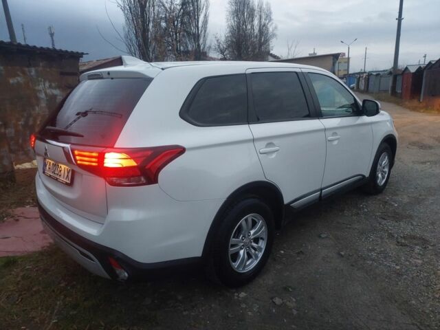 Білий Міцубісі Аутлендер, об'ємом двигуна 2 л та пробігом 78 тис. км за 19800 $, фото 5 на Automoto.ua