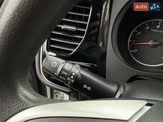 Білий Міцубісі Аутлендер, об'ємом двигуна 2 л та пробігом 63 тис. км за 20800 $, фото 18 на Automoto.ua