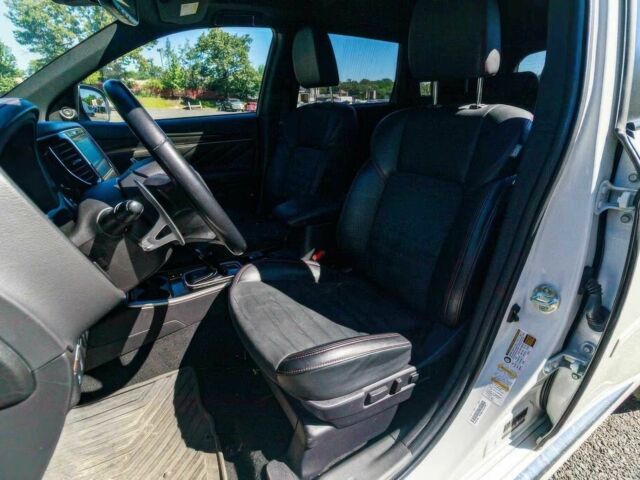 Білий Міцубісі Аутлендер, об'ємом двигуна 2.4 л та пробігом 28 тис. км за 12000 $, фото 10 на Automoto.ua