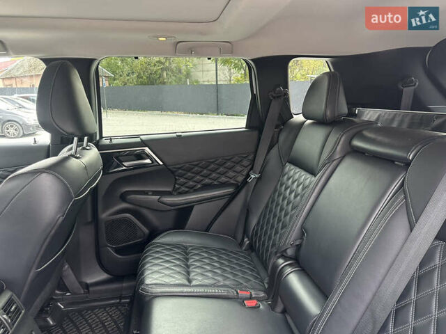 Білий Міцубісі Аутлендер, об'ємом двигуна 2.5 л та пробігом 62 тис. км за 28300 $, фото 28 на Automoto.ua