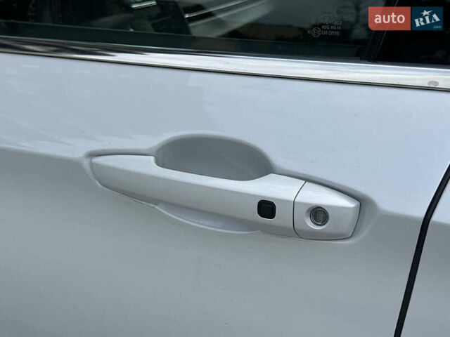 Білий Міцубісі Аутлендер, об'ємом двигуна 2.5 л та пробігом 62 тис. км за 28300 $, фото 42 на Automoto.ua