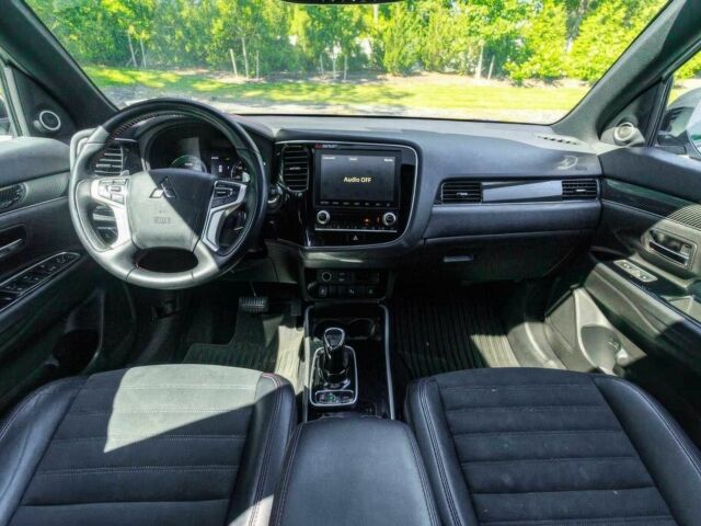 Білий Міцубісі Аутлендер, об'ємом двигуна 2.4 л та пробігом 28 тис. км за 12000 $, фото 8 на Automoto.ua