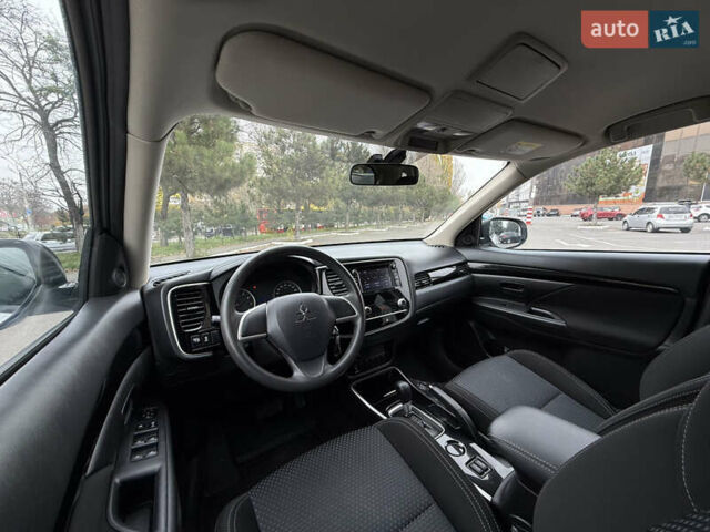 Білий Міцубісі Аутлендер, об'ємом двигуна 2 л та пробігом 63 тис. км за 20800 $, фото 32 на Automoto.ua