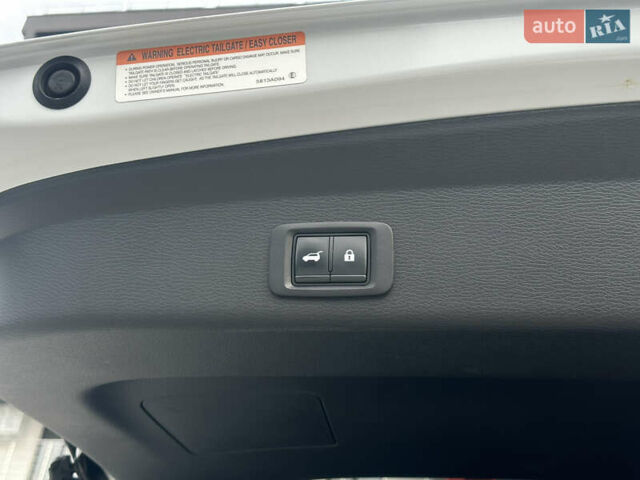 Білий Міцубісі Аутлендер, об'ємом двигуна 2.5 л та пробігом 62 тис. км за 28300 $, фото 32 на Automoto.ua