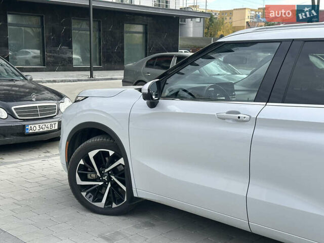 Білий Міцубісі Аутлендер, об'ємом двигуна 2.5 л та пробігом 62 тис. км за 28300 $, фото 45 на Automoto.ua