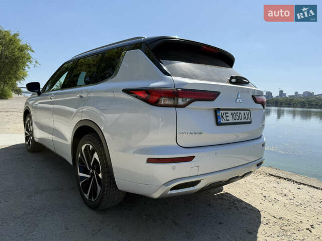 Мицубиси Аутлендер 2022 в Днепре (Днепропетровске) на Automoto.ua Белый Мицубиси Аутлендер, объемом двигателя 2.36 л и пробегом 44 тыс. км за 37300 $, фото 4 на Automoto.ua