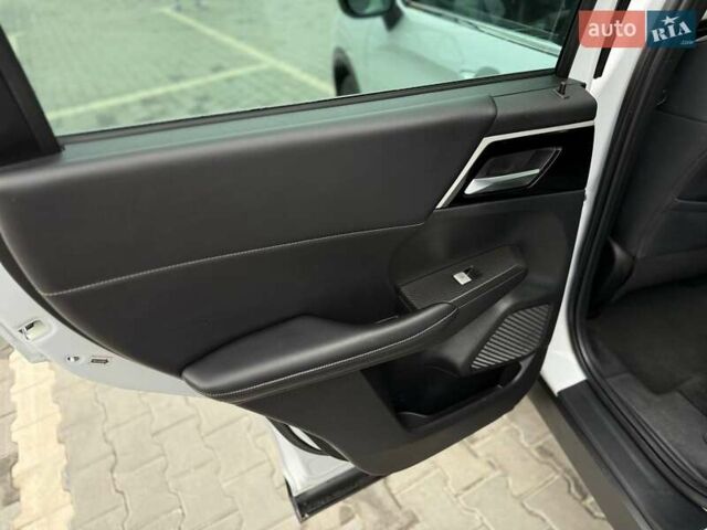 Білий Міцубісі Аутлендер, об'ємом двигуна 2.49 л та пробігом 70 тис. км за 25000 $, фото 47 на Automoto.ua