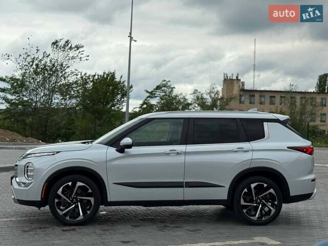 Белый Мицубиси Аутлендер, объемом двигателя 2.49 л и пробегом 70 тыс. км за 25500 $, фото 12 на Automoto.ua