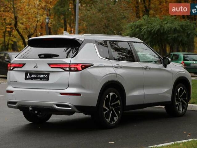 Міцубісі Аутлендер 2022 у Харкові на Automoto.ua Білий Міцубісі Аутлендер, об'ємом двигуна 2.49 л та пробігом 18 тис. км за 30500 $, фото 3 на Automoto.ua