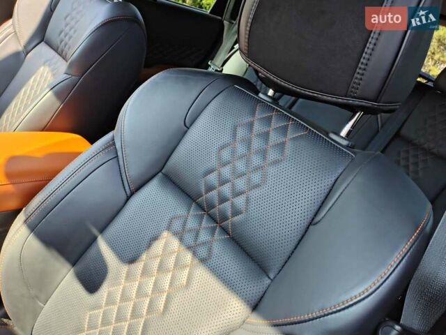 Белый Мицубиси Аутлендер, объемом двигателя 2.36 л и пробегом 43 тыс. км за 34300 $, фото 59 на Automoto.ua