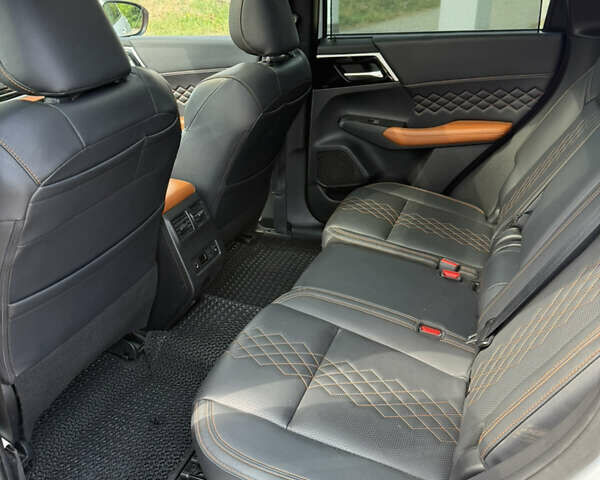 Мицубиси Аутлендер 2022 в Днепре (Днепропетровске) на Automoto.ua Белый Мицубиси Аутлендер, объемом двигателя 2.36 л и пробегом 44 тыс. км за 37300 $, фото 14 на Automoto.ua